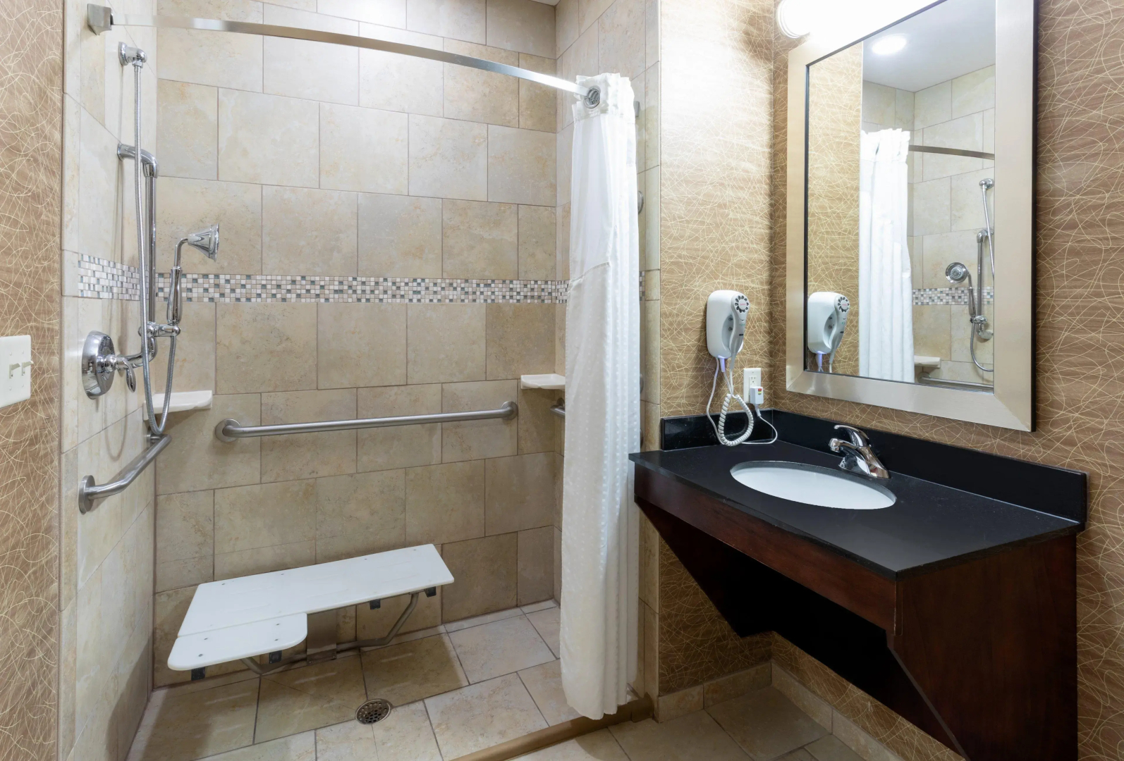 Holiday Inn Express & Suites Rochester – Mayo Clinic Area by IHG
