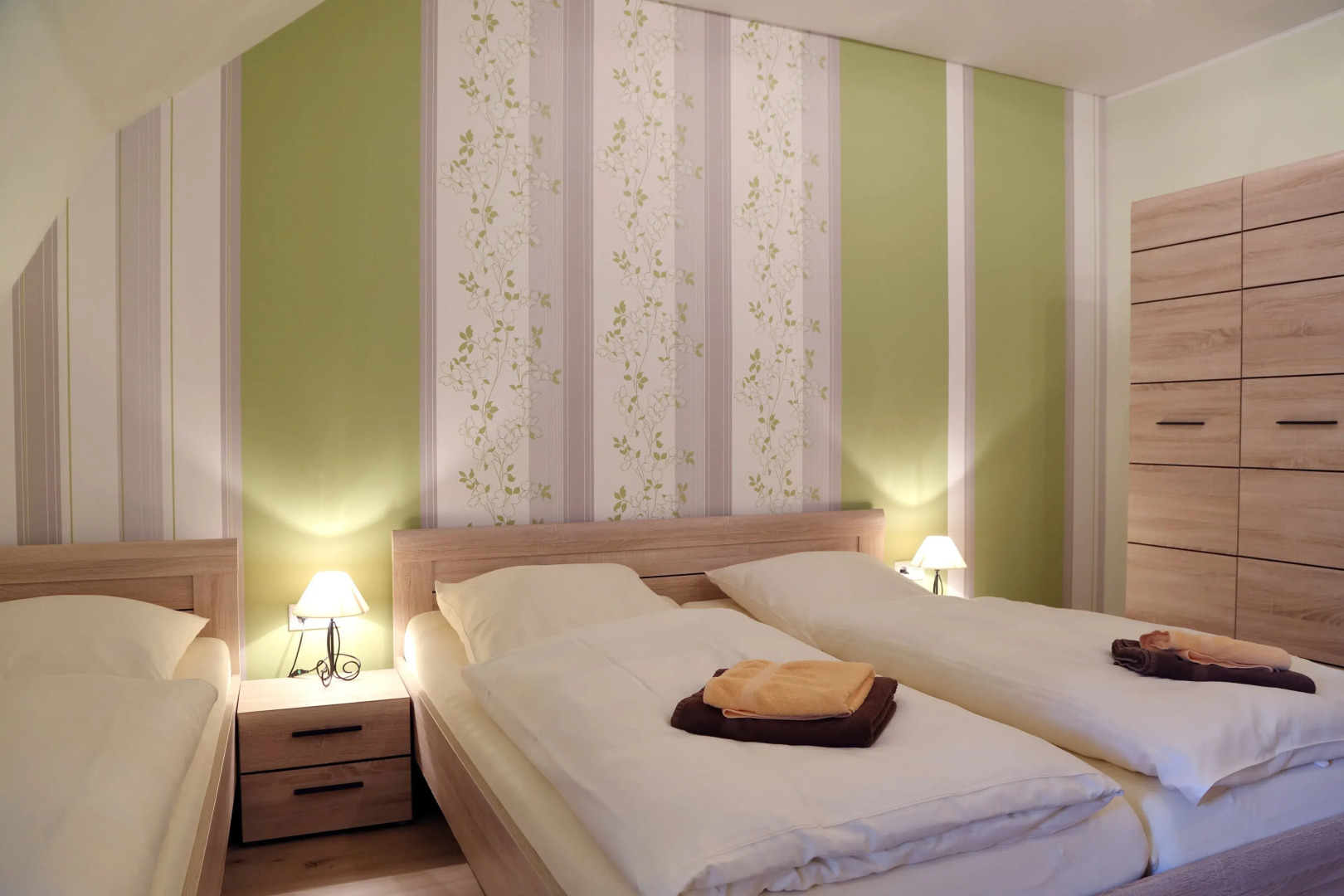 Pension Gasthof und Hotel Roter Hirsch