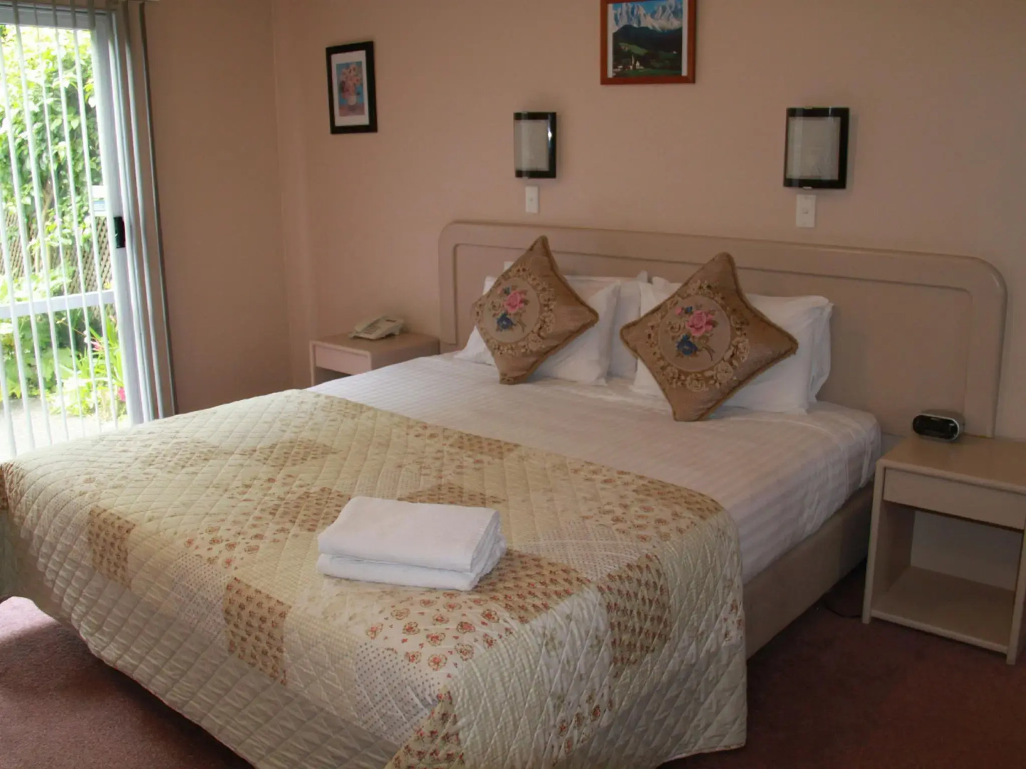 Asure Camelot Arms Motor Lodge