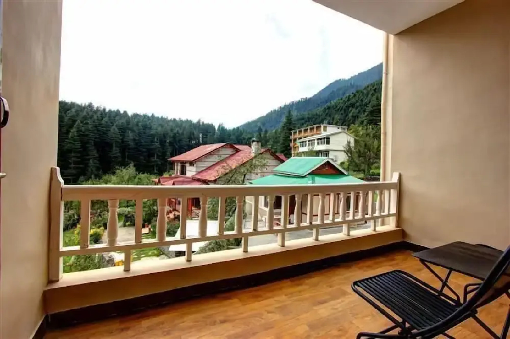 OYO Premium Log Huts