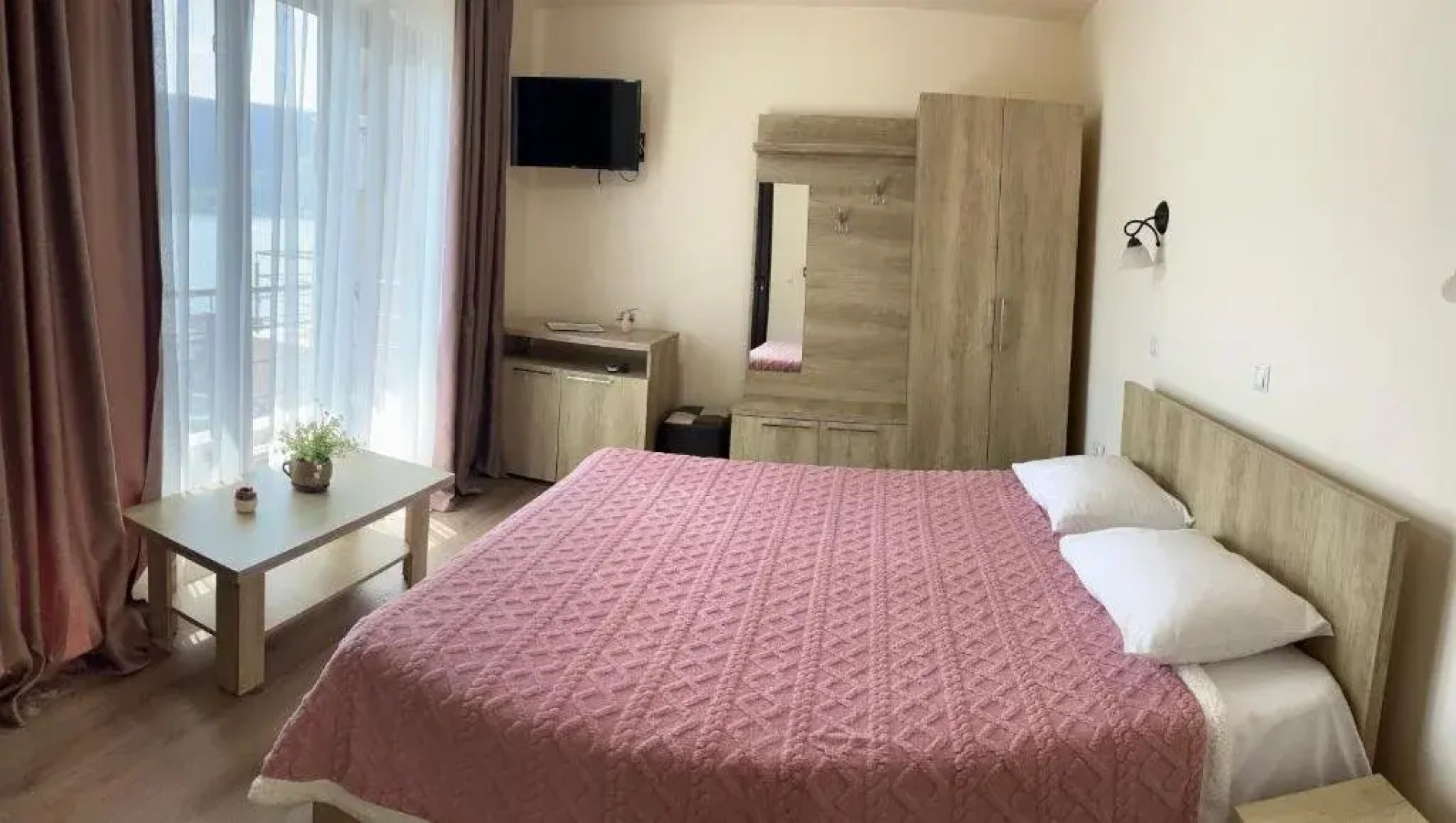 . Pensiunea MELBA New