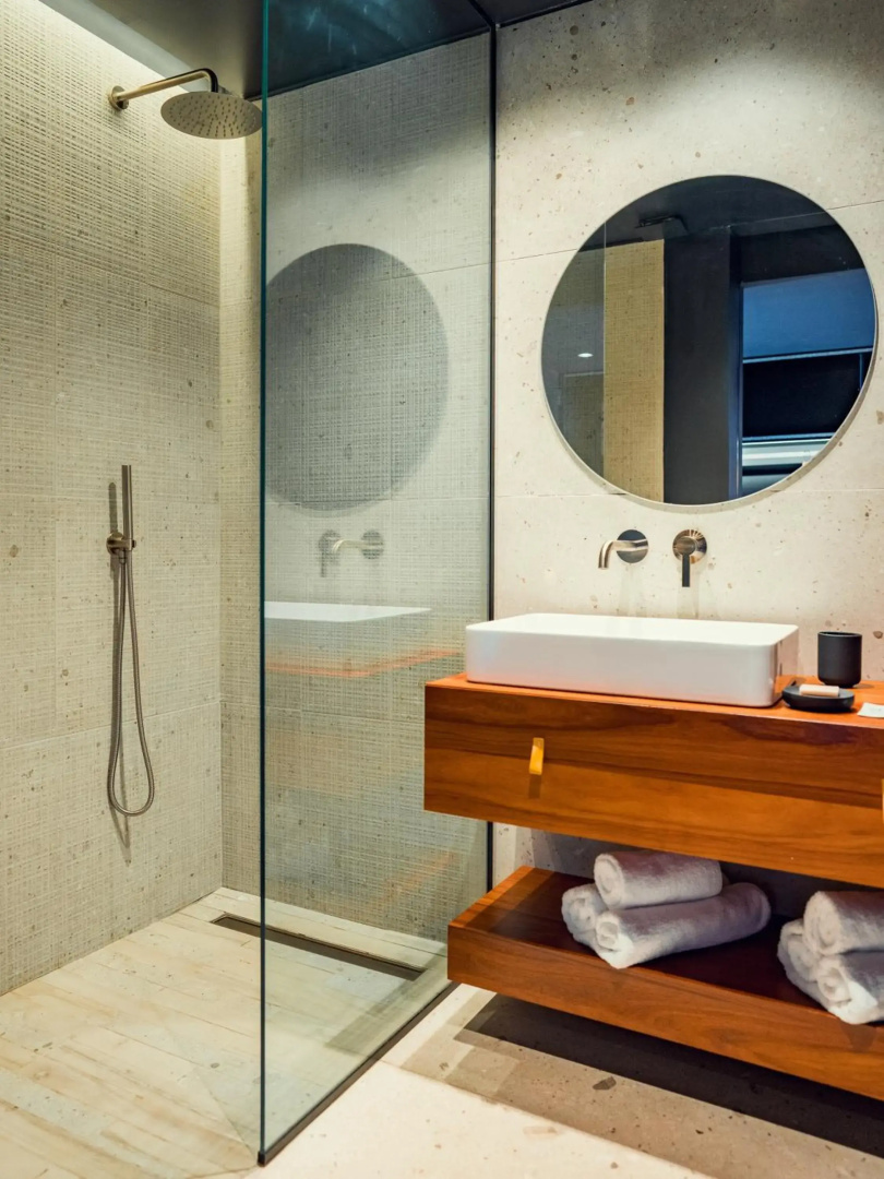 Wood Hotel & Spa