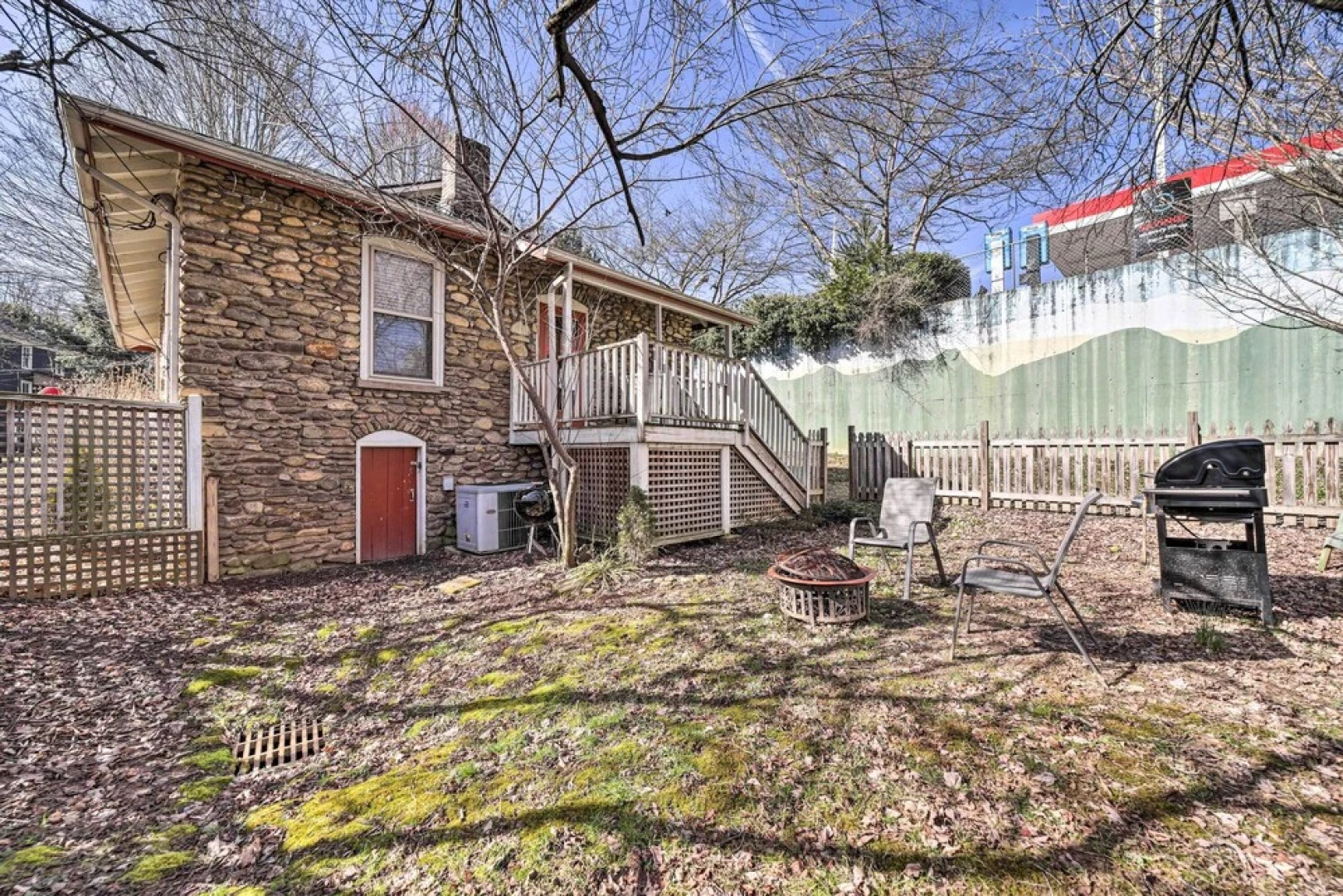 Quaint Home w/ Porch in Downtown Waynesville!