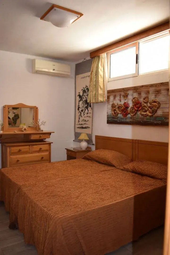 Central villa apartment pool & parking