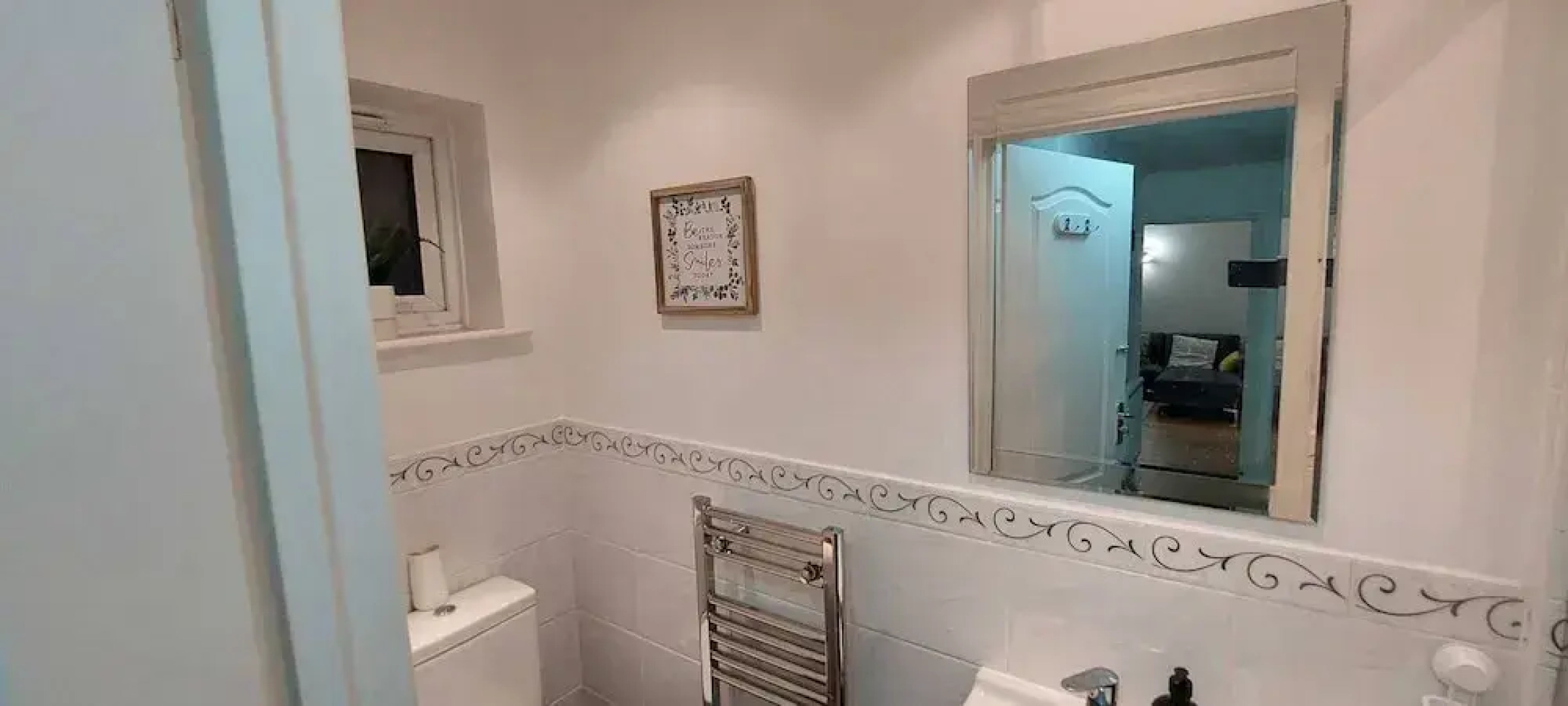 Luxury 5 Bedroom 2 BA House with Parking