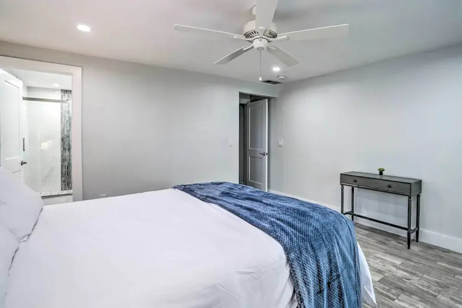 Waterfront Matlacha Home w/ Hot Tub & Grill!