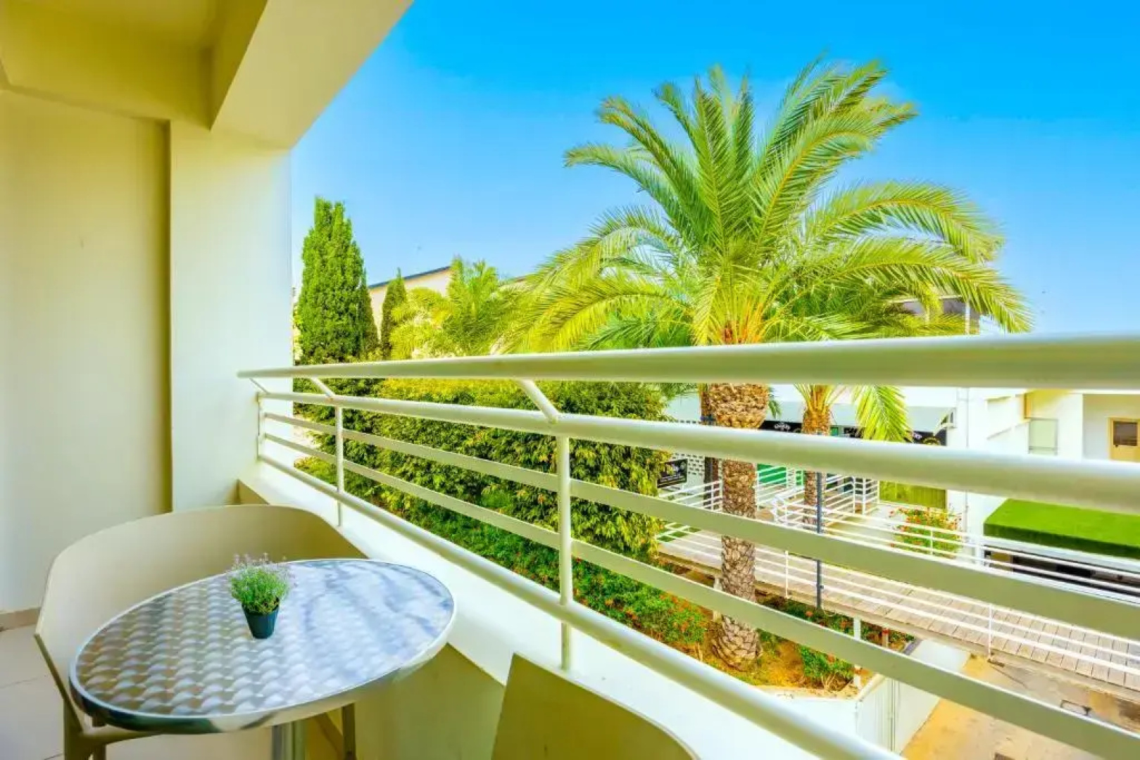 Отель Melpo Antia Hotel & Suites