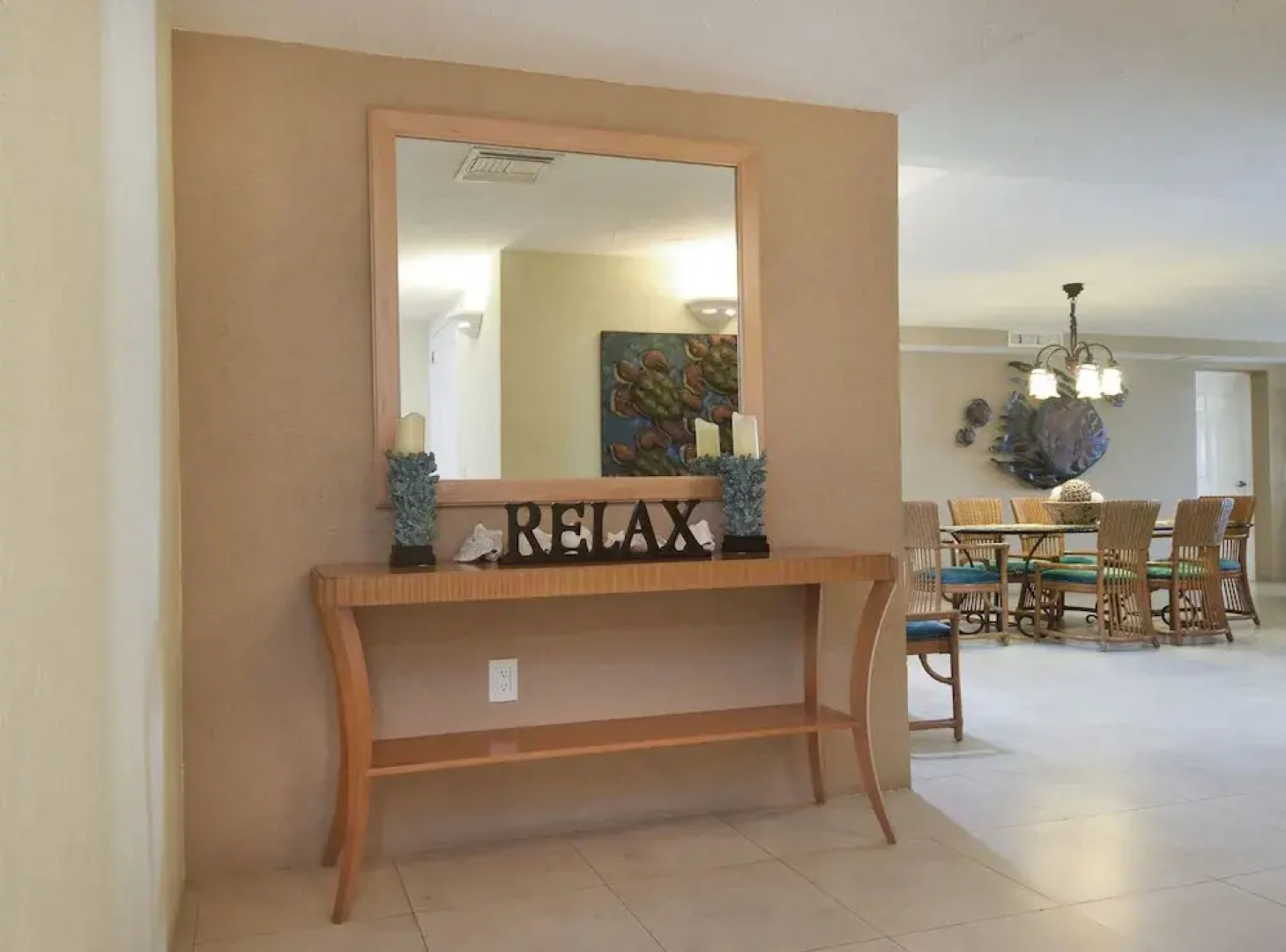 El Cantil Condominiums