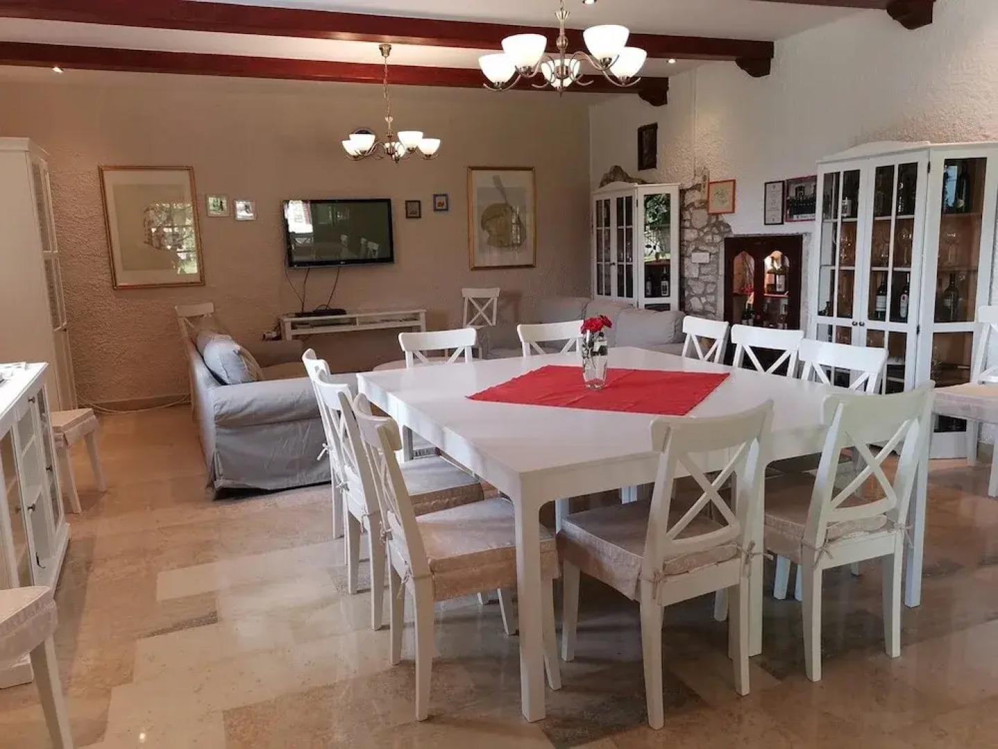 Appartment House Peresiji