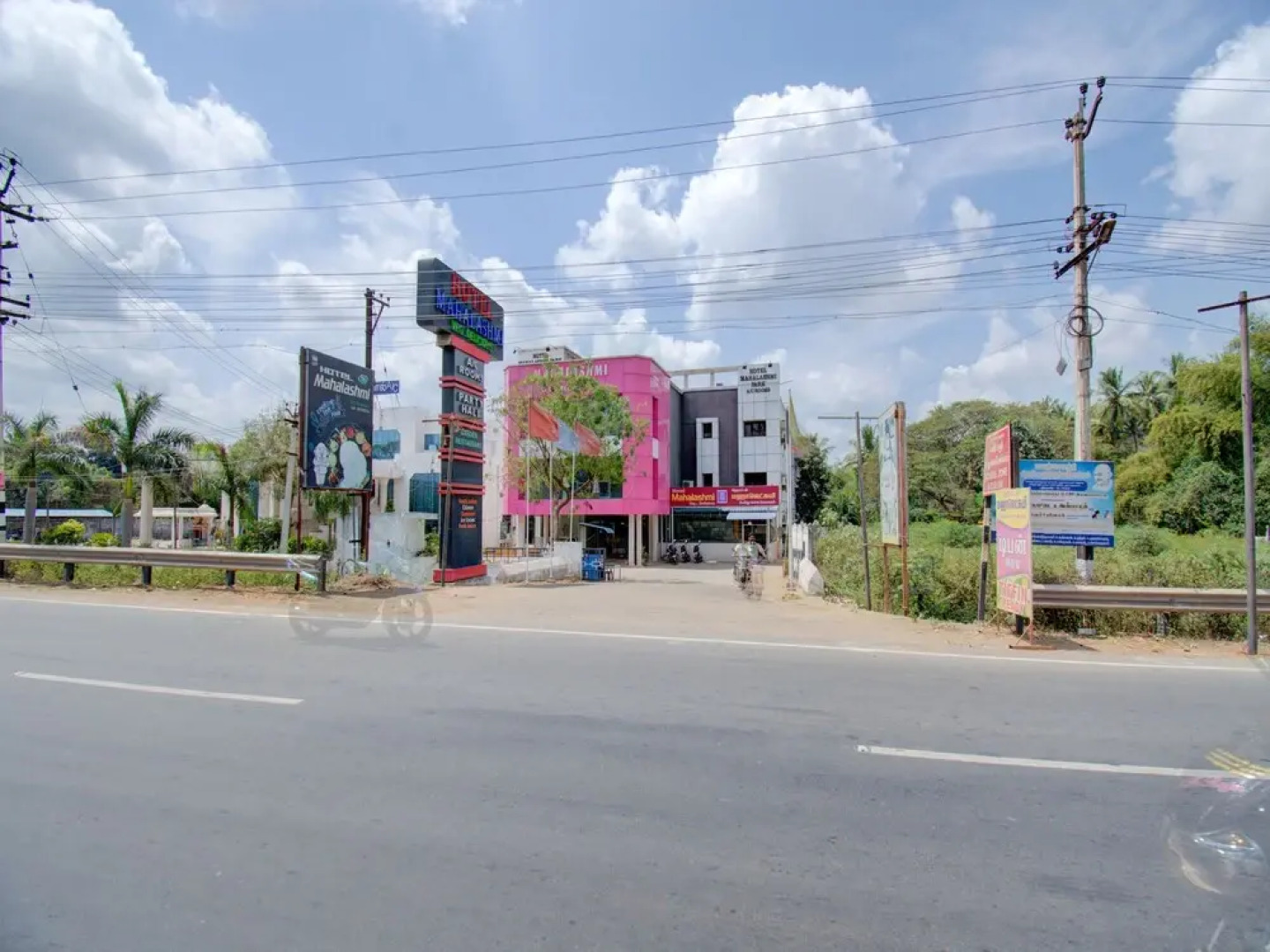 OYO 30435 Mahalashmi Park Hotel