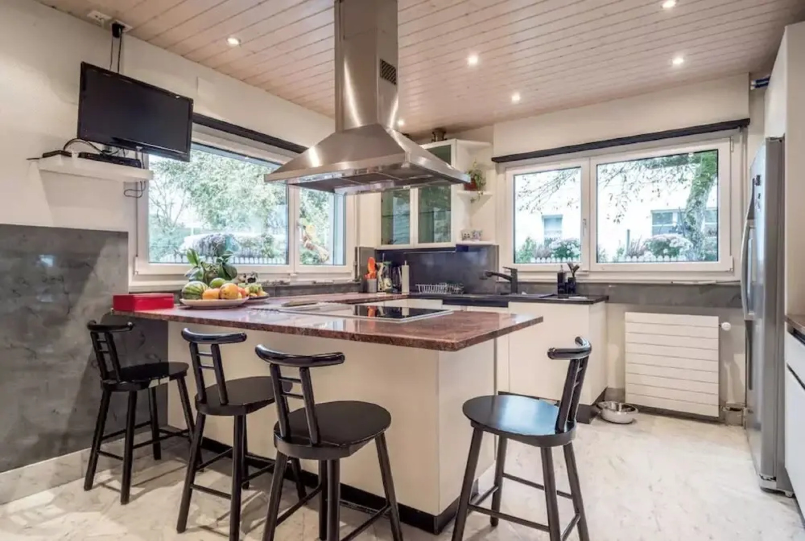 EPFL 3BD The Lake Villa in St Sulpice