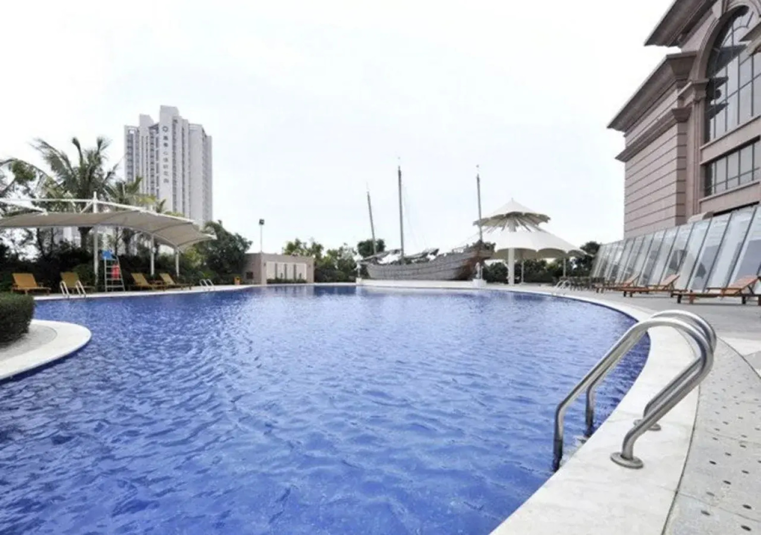 Sovereign Hotel Zhanjiang