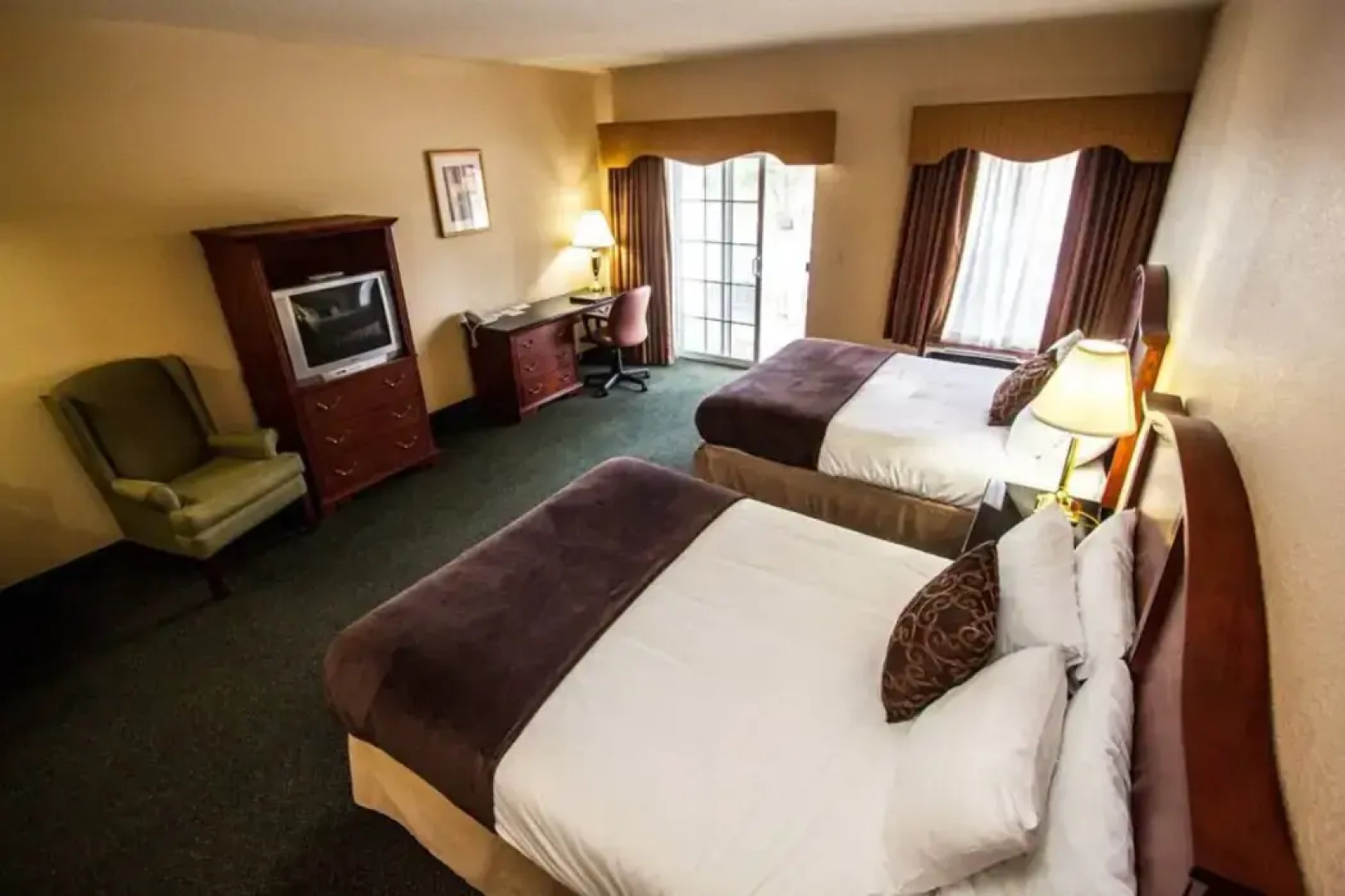 Four Seasons Island Resort