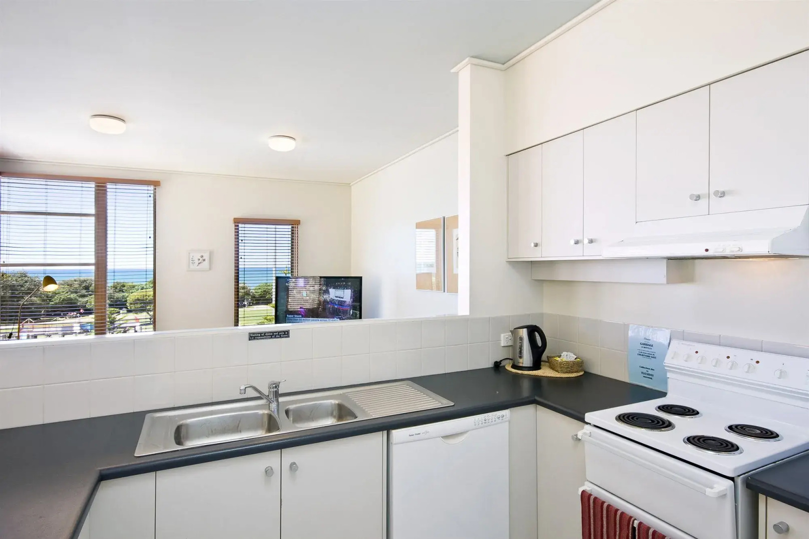 Lornebeach Apartments