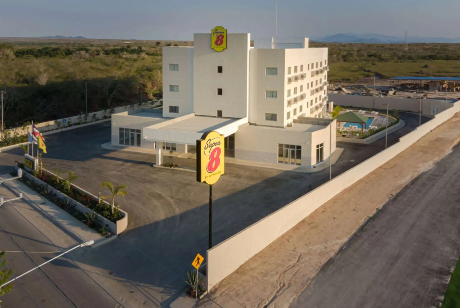 Super 8 By Wyndham Manzanillo