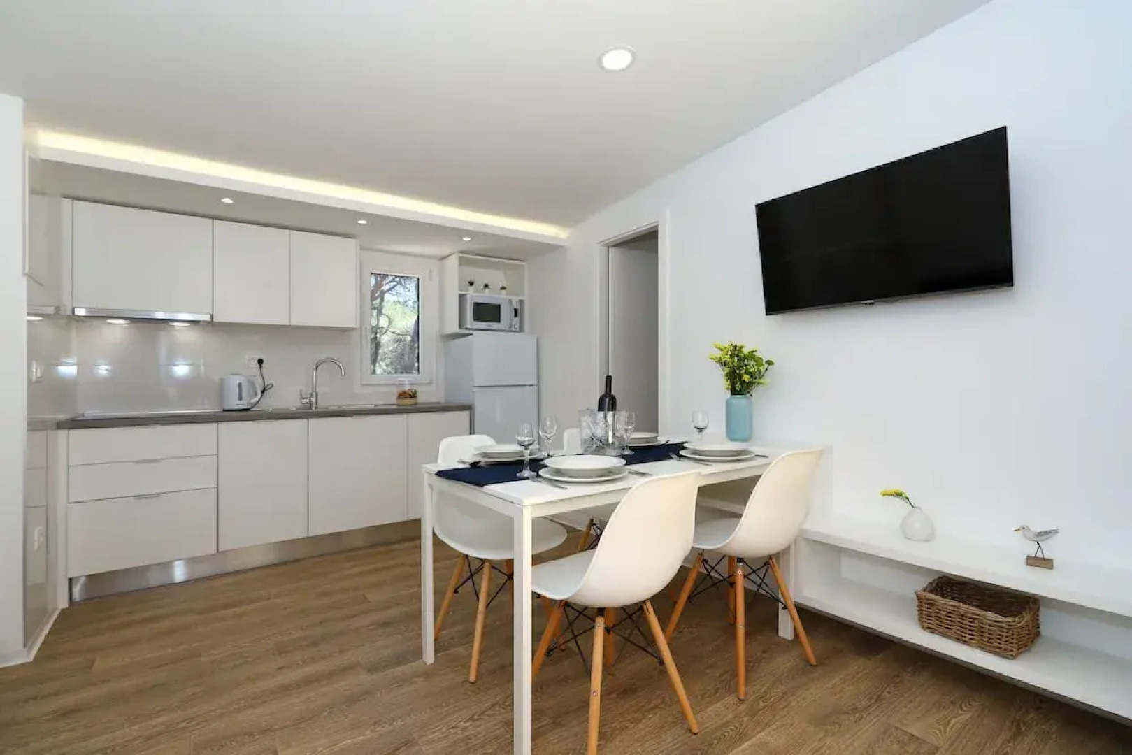 Pine Beach Pakostane Glamping Homes - All Inclusive light