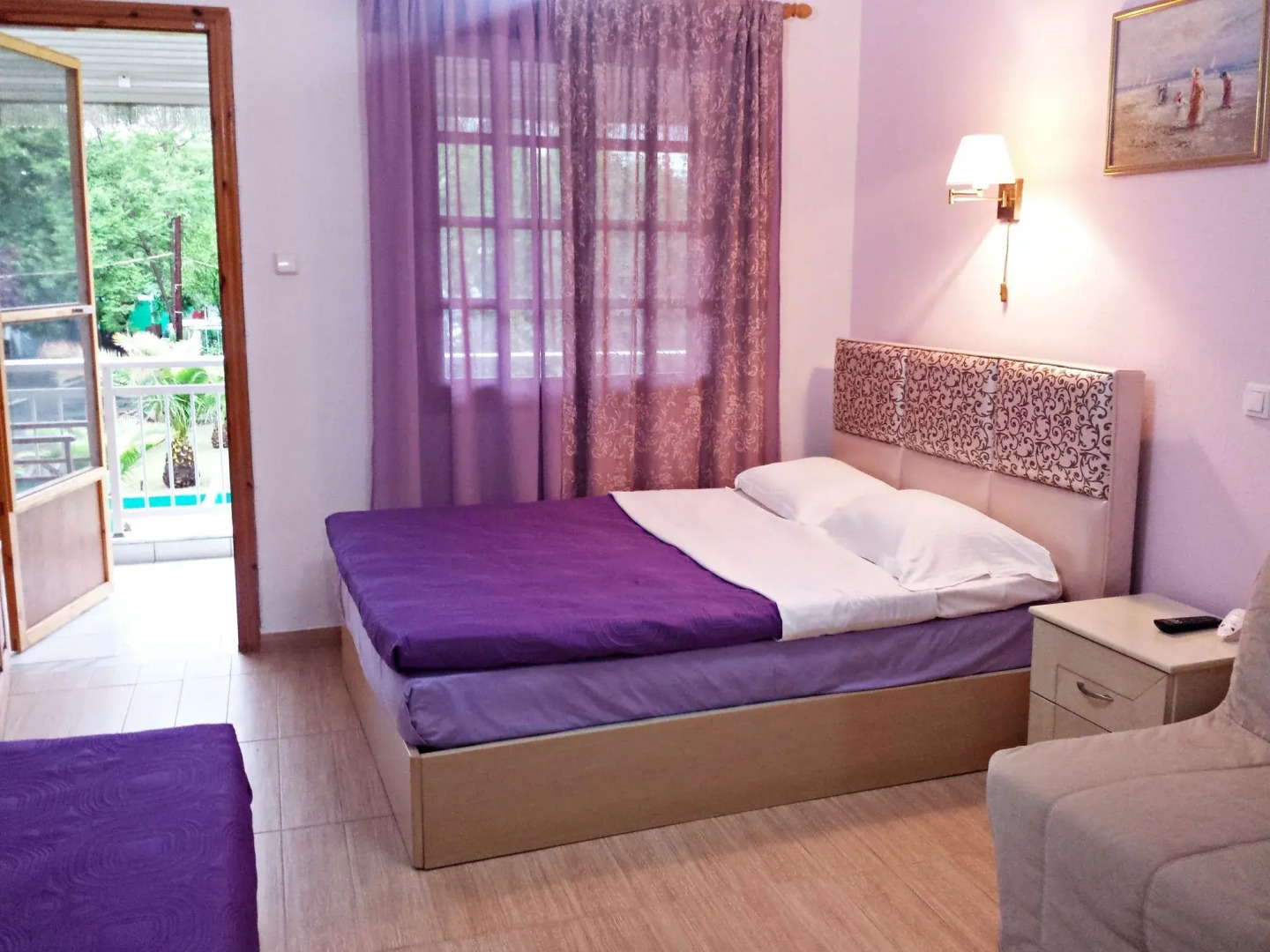 Studios & Apartments Efrosini