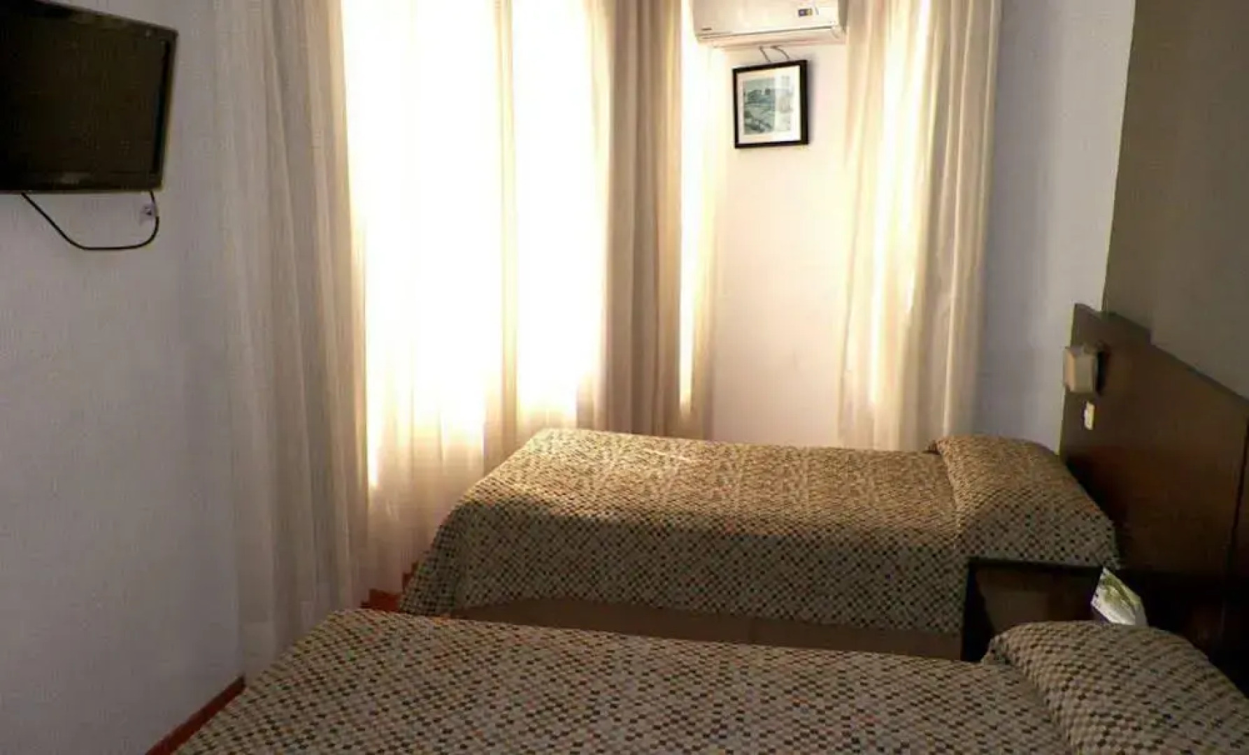 Urquiza Apart Hotel & Suites