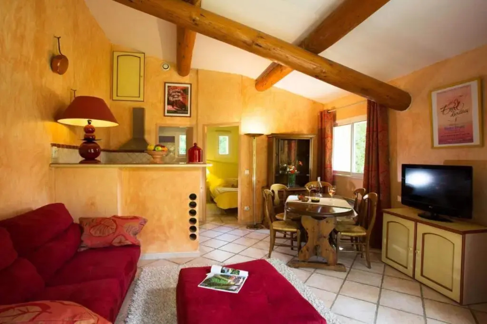 Appartement d'une chambre avec piscine partagee jardin clos et wifi a Forcalquier