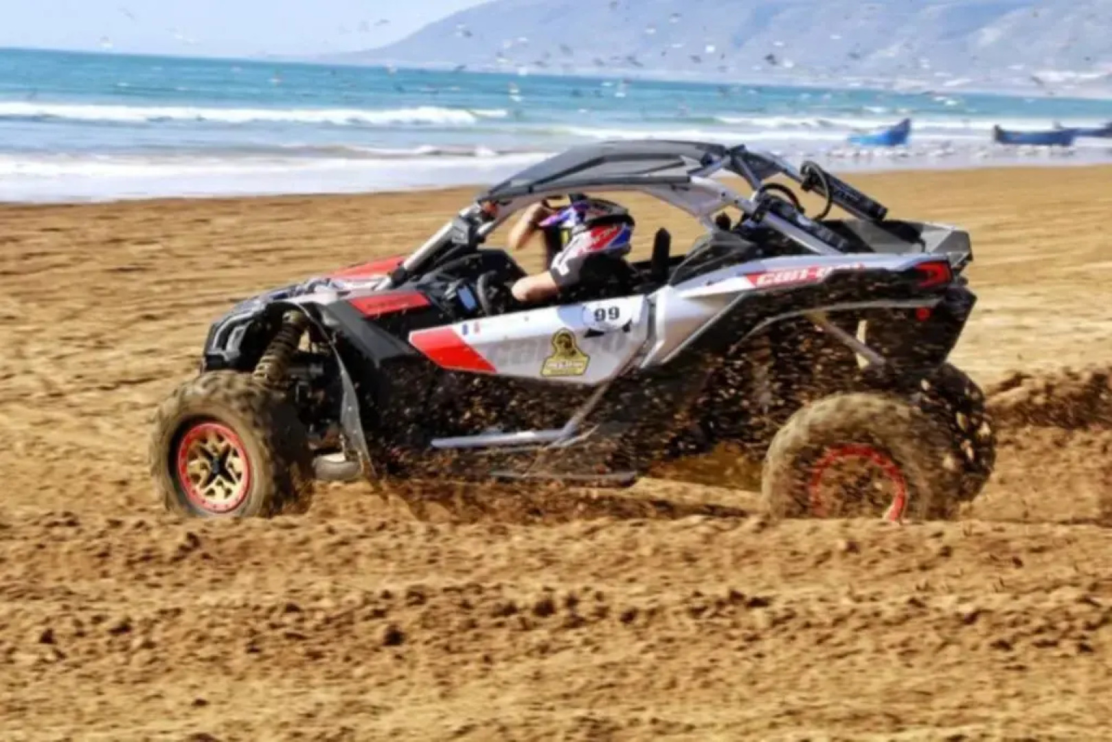 Bel appartement avec piscine à 2 min de la plage.