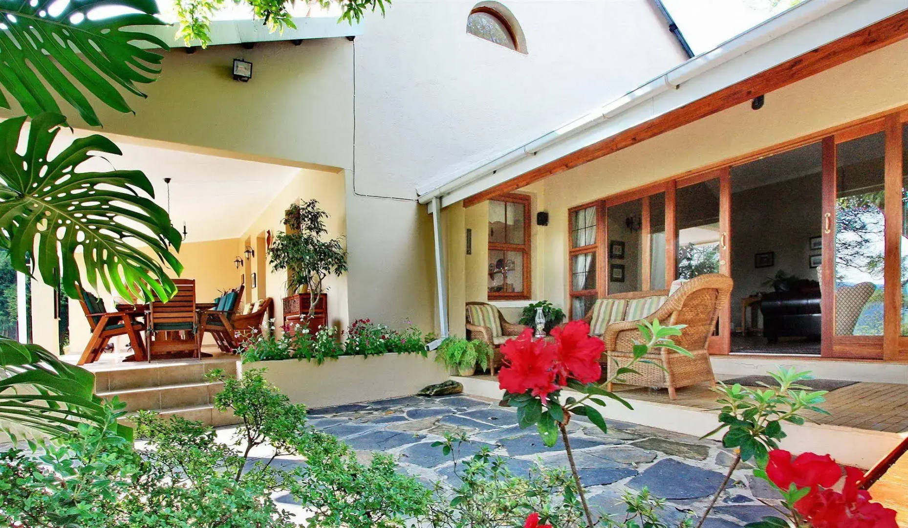 Porcupine Ridge Guest House
