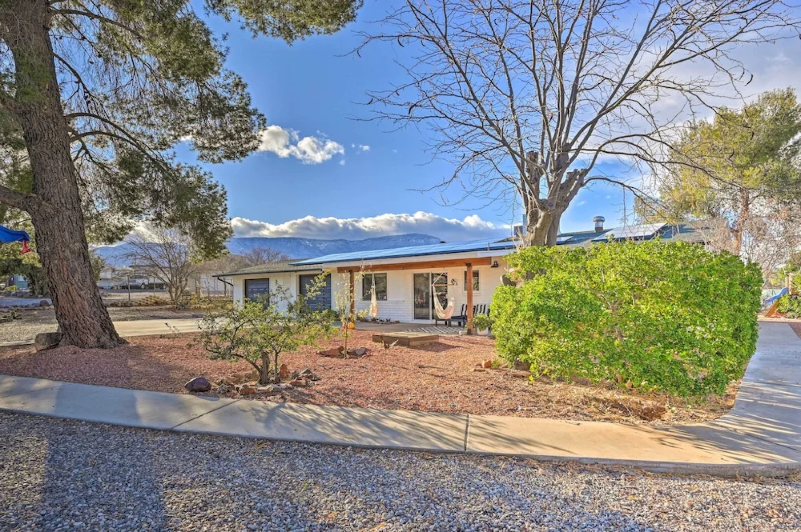 Pet-friendly Gem w/ Treehouse: 20 Mi to Sedona