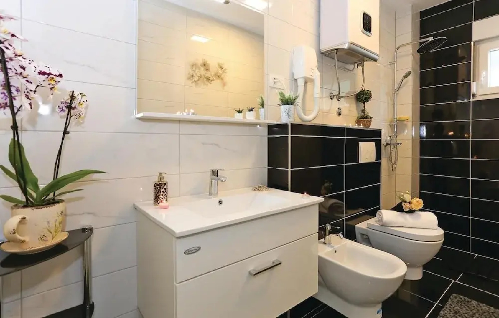 Stunning Home in Kucine With Wifi and 4 Bedrooms