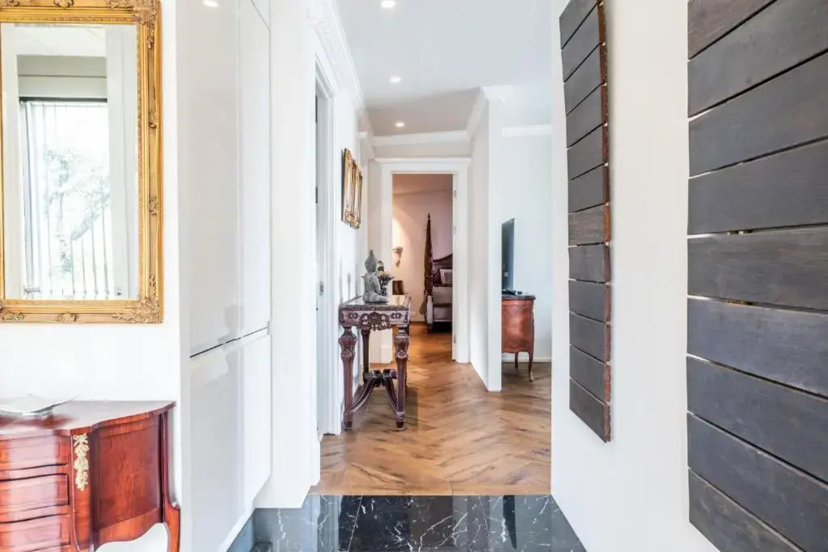 ICELAND SJF Villa , Hot tub & Outdoor Sauna Amazing Mountains View - 15 min to downtown