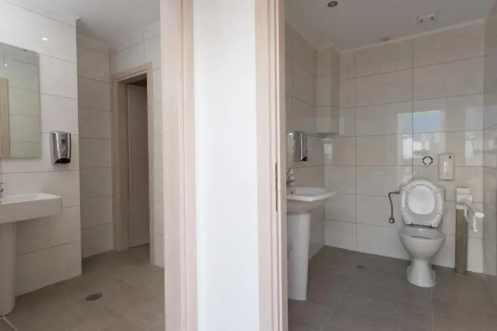 Socrates Apartments & Restaurant