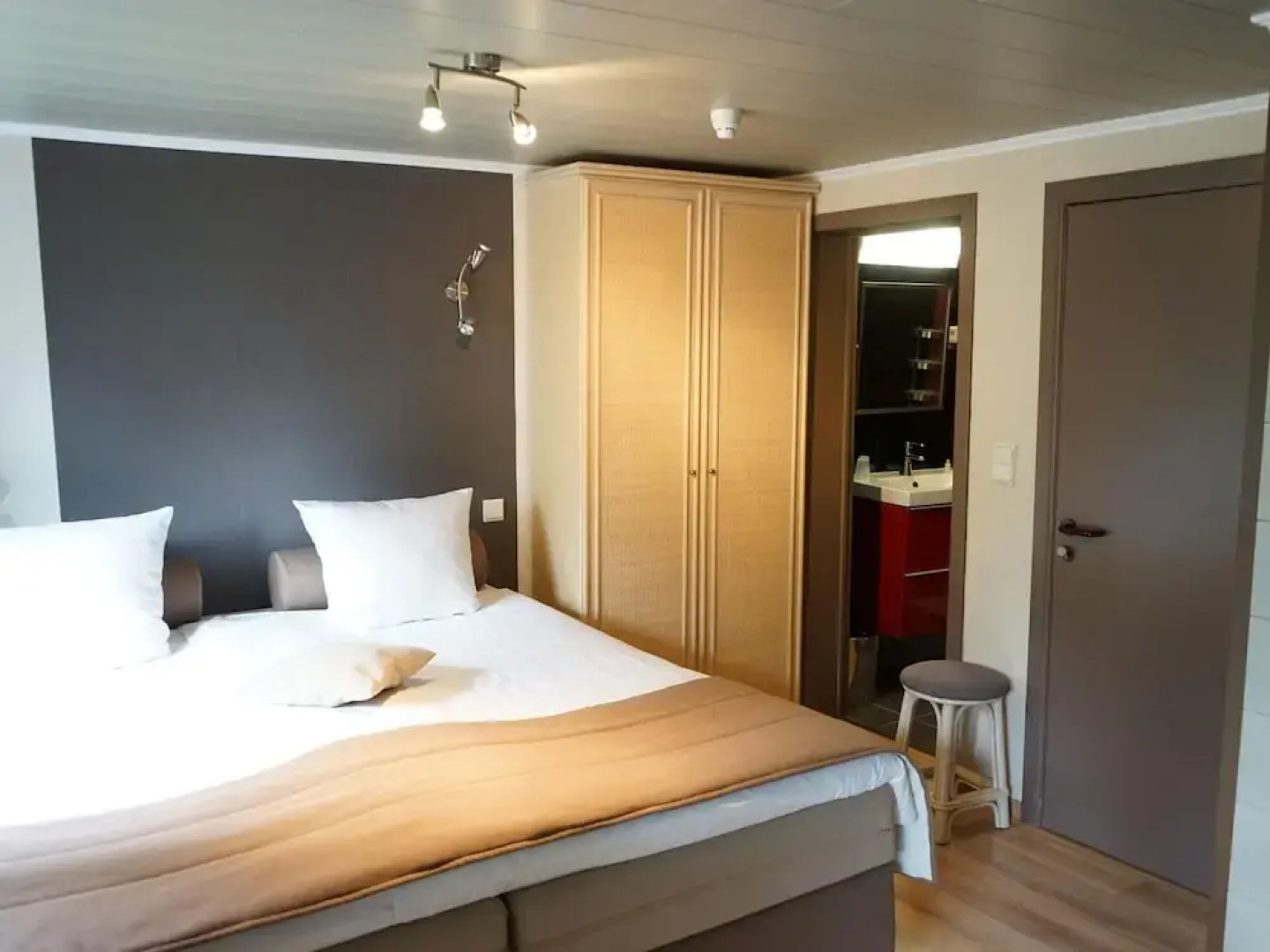 Charming Cottage With Pool in Houffalize