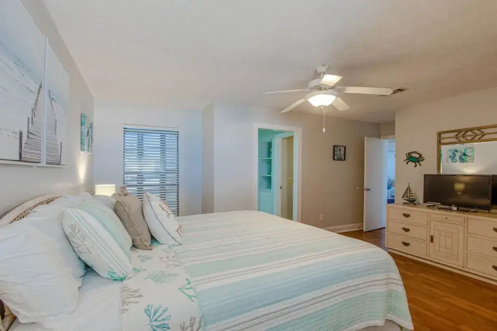 Sandy Toes by Book That Condo