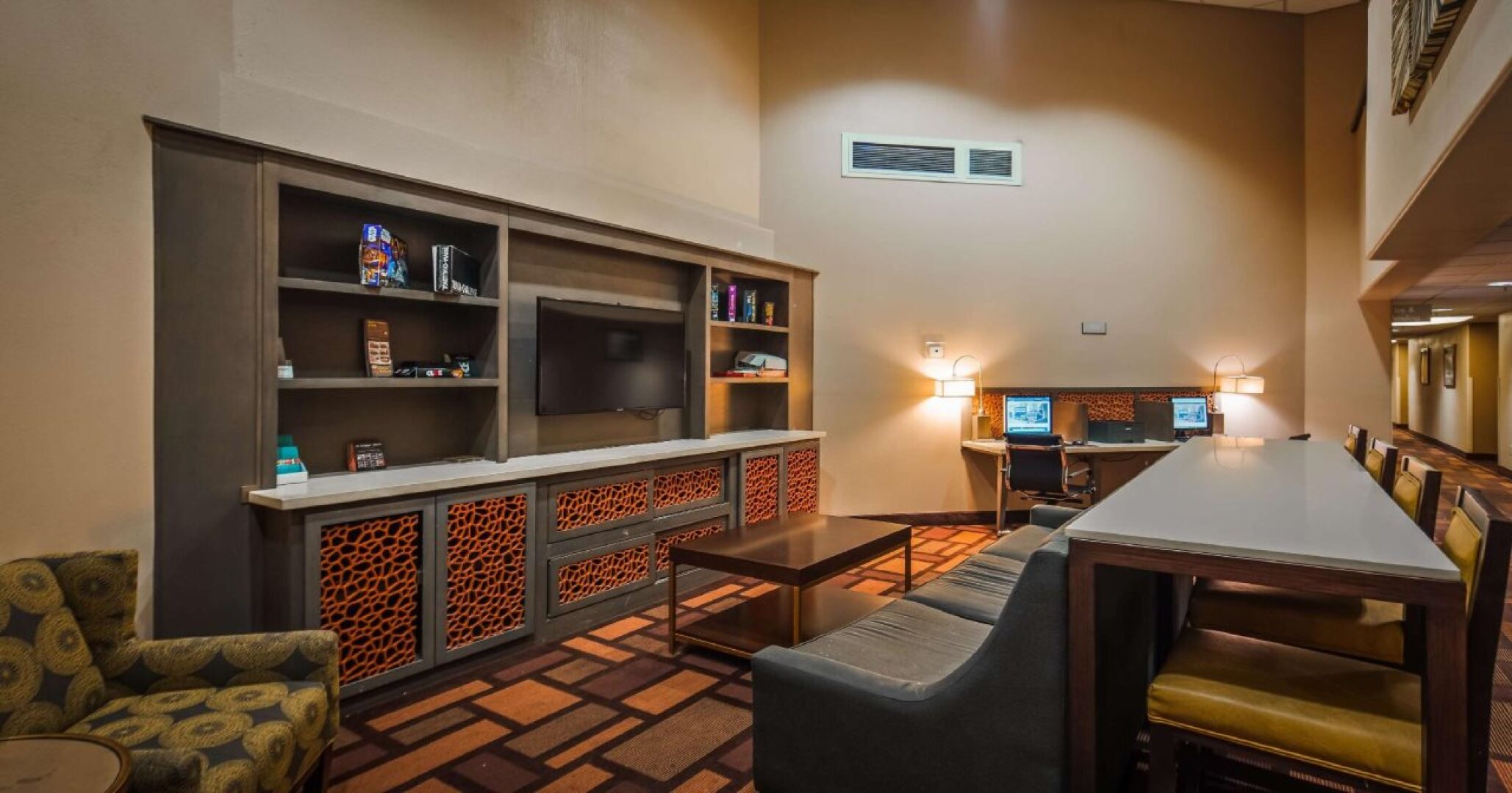 Holiday Inn Express & Suites Phoenix - Tempe by IHG