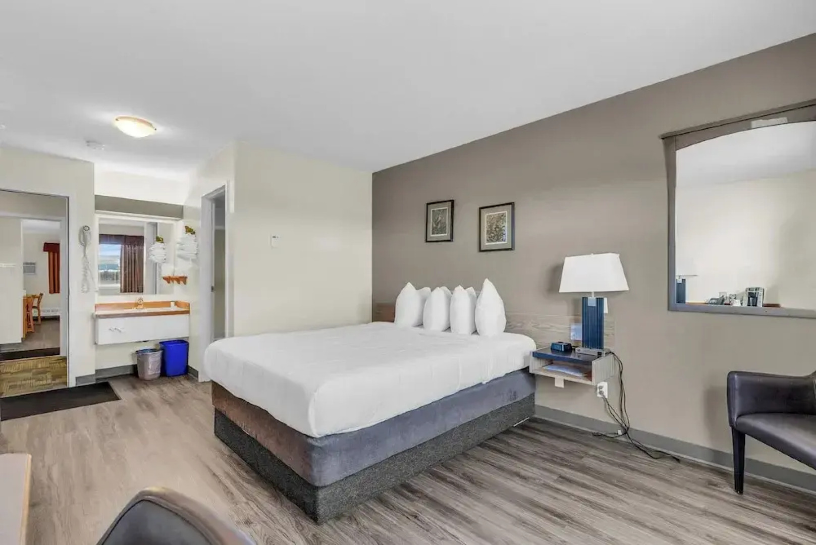 Woodland Inn Meadow Lake