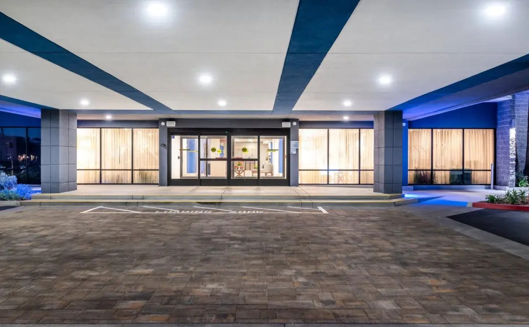 Holiday Inn Express & Suites Santa Ana - Orange County by IHG