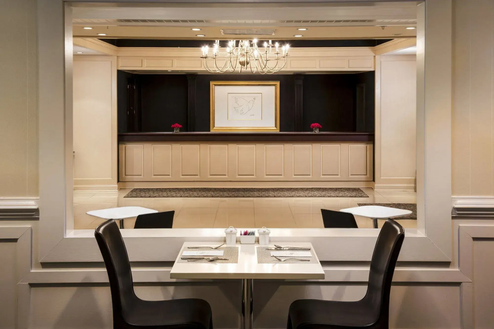 Bella Vista Hotel & Suites