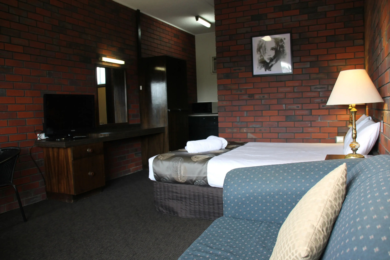 Hi Way Eight Motor Inn