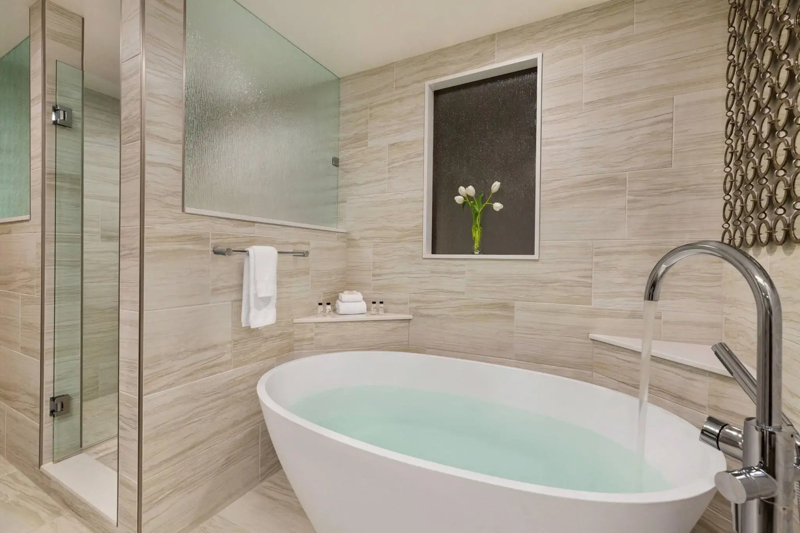 Delta Hotels by Marriott Helena Colonial