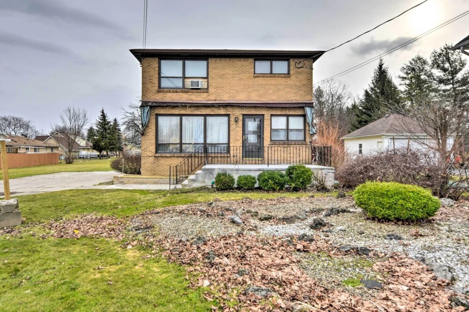 Vacation Rental ~ 8 Mi to Keybank Center!