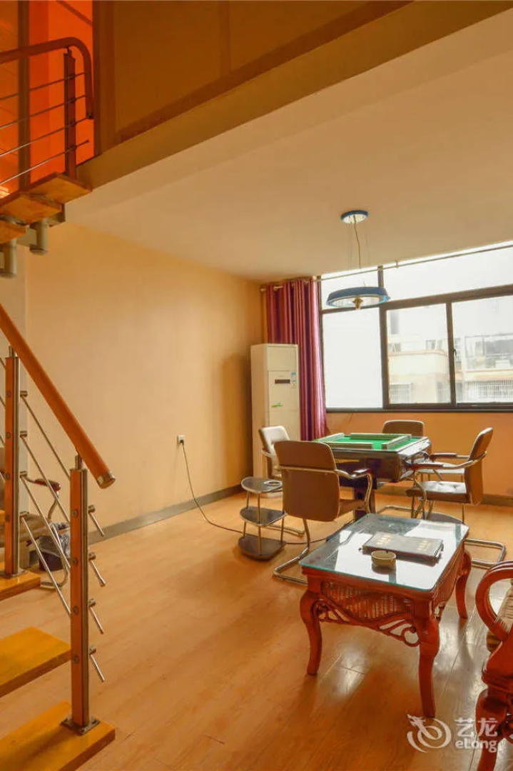 Xianning Jia Yuan Business Hotel
