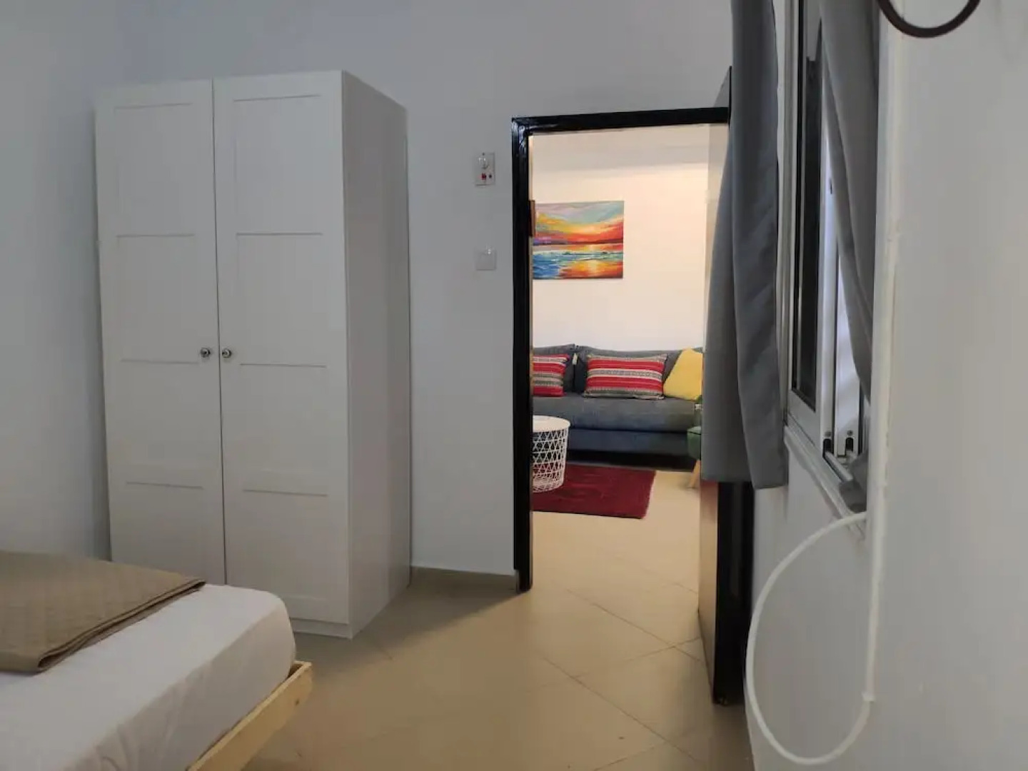 Private & Spacious Apt w Queen Beds PRKG