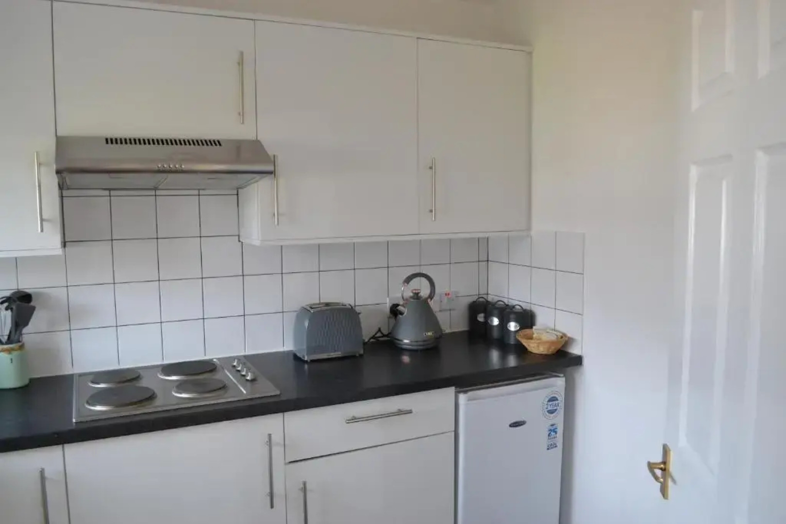 Number 1 Lytton Tree Lodge