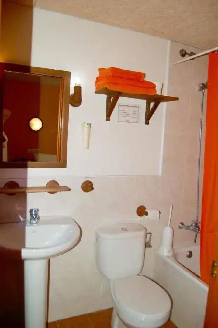 Casa rural exclusiva con 9 hab 16-25pax con piscina privada y BBQ cubierta