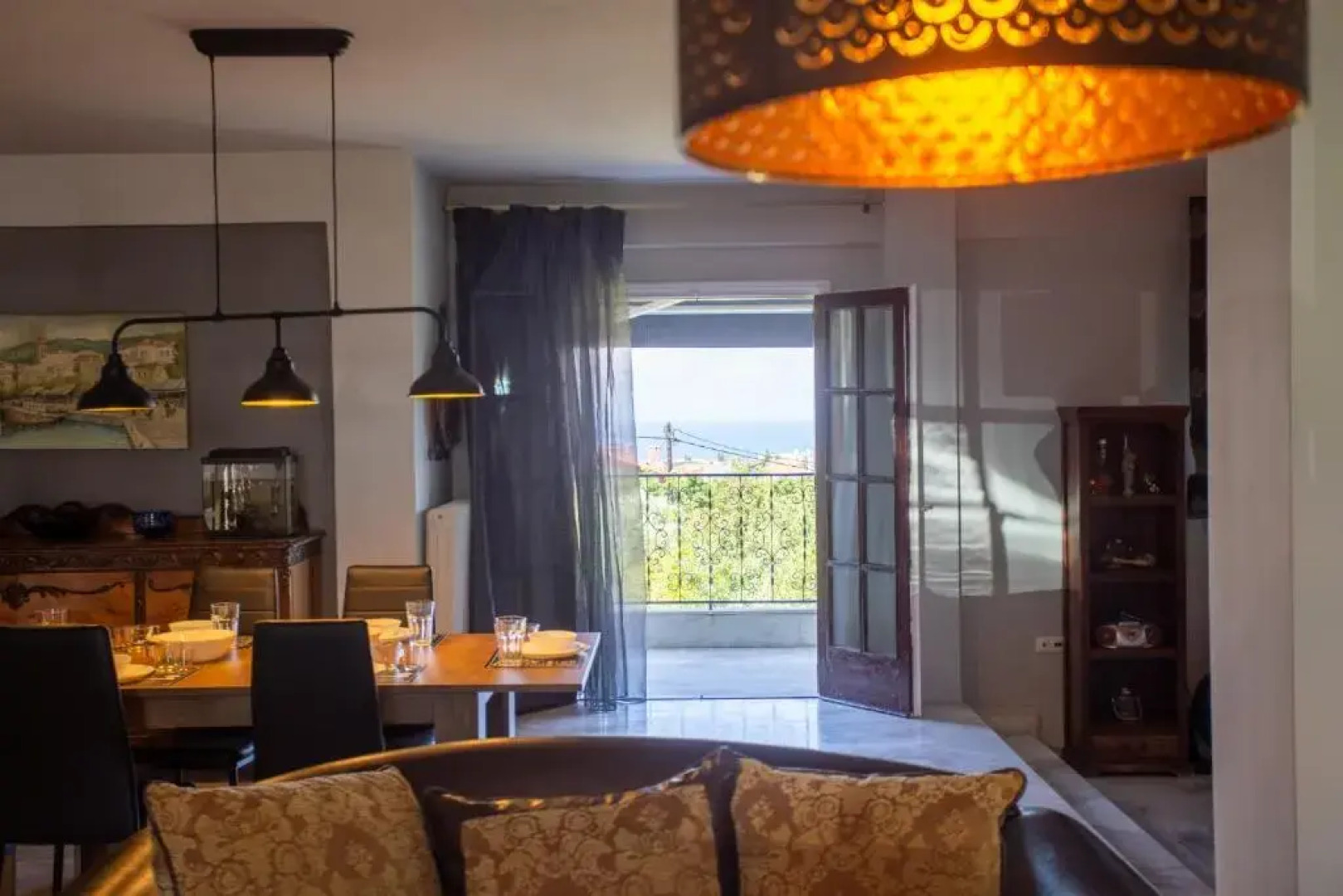 Τraditional Fully Detached Villa on a luxurious Hillock of Thessaloniki PANORAMA with its own Garden also for Family & Wedding gatherings and Kid's parties - under 13