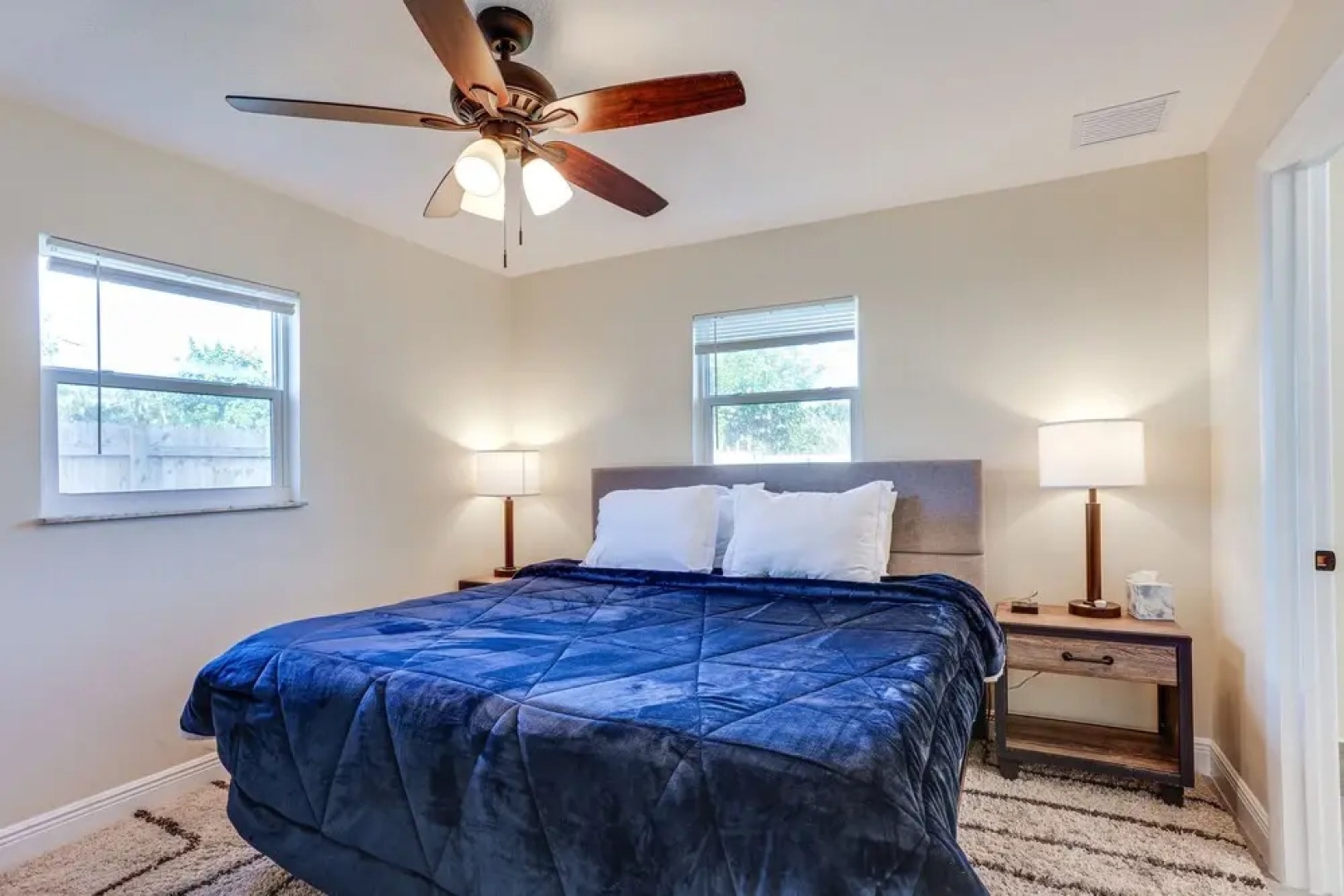 5 Mi to Beaches: Hot Tub Haven in Lake Worth