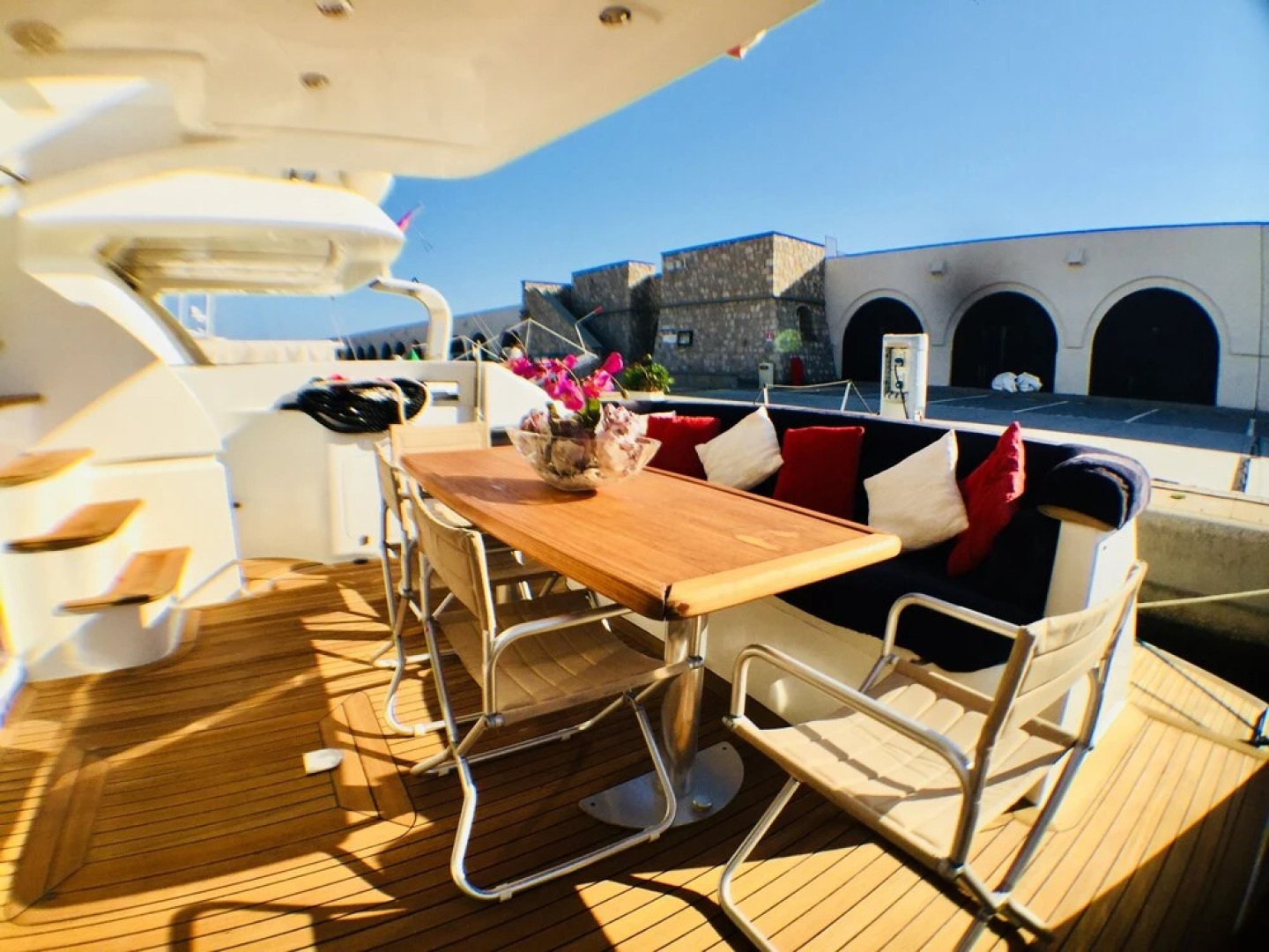 Easyacht Boat & Breakfast