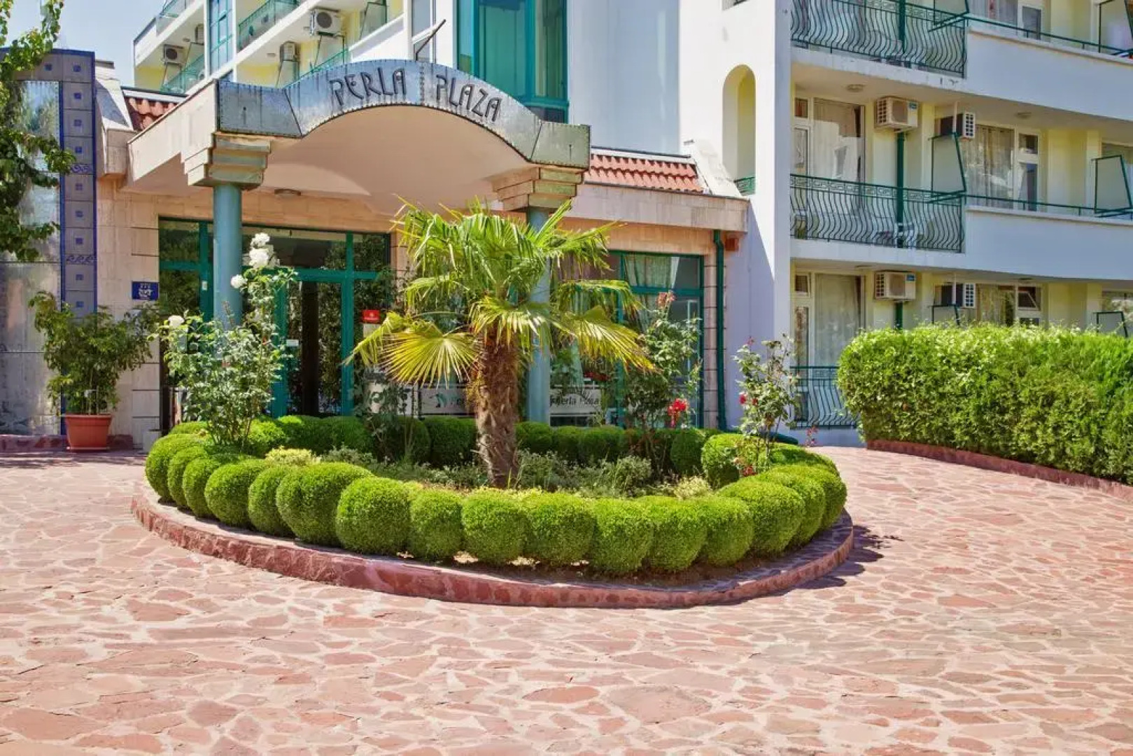 Perla Plaza Hotel