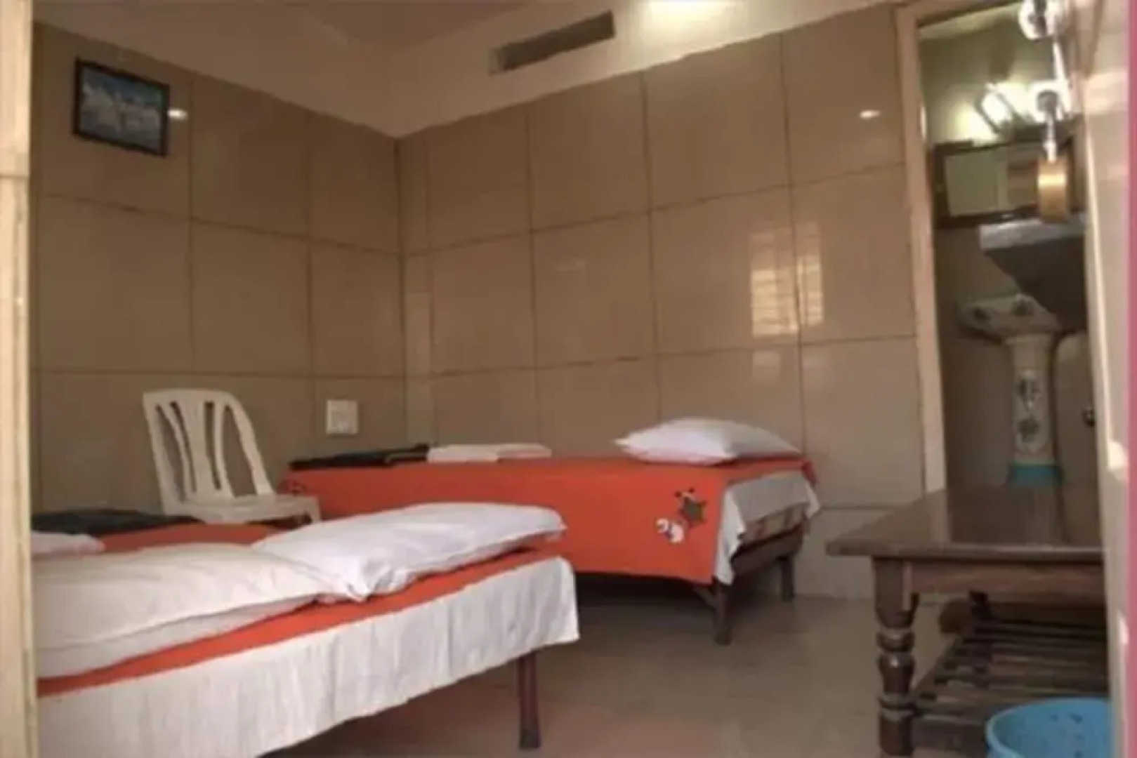 Mourya Deluxe AC Lodge