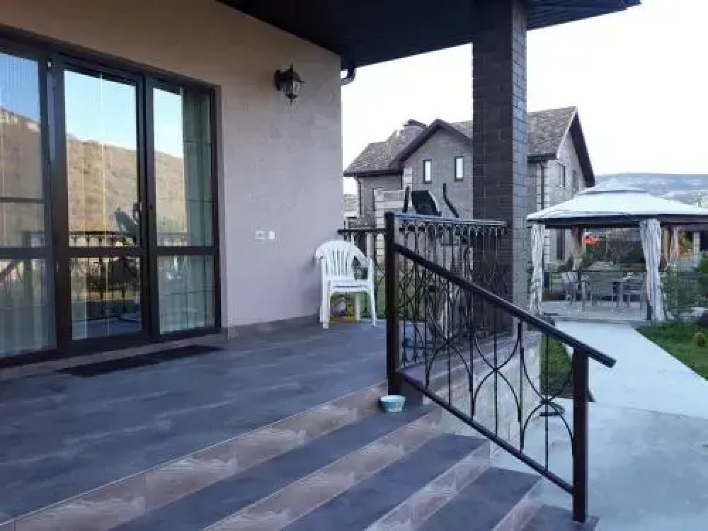 Pin Guest House