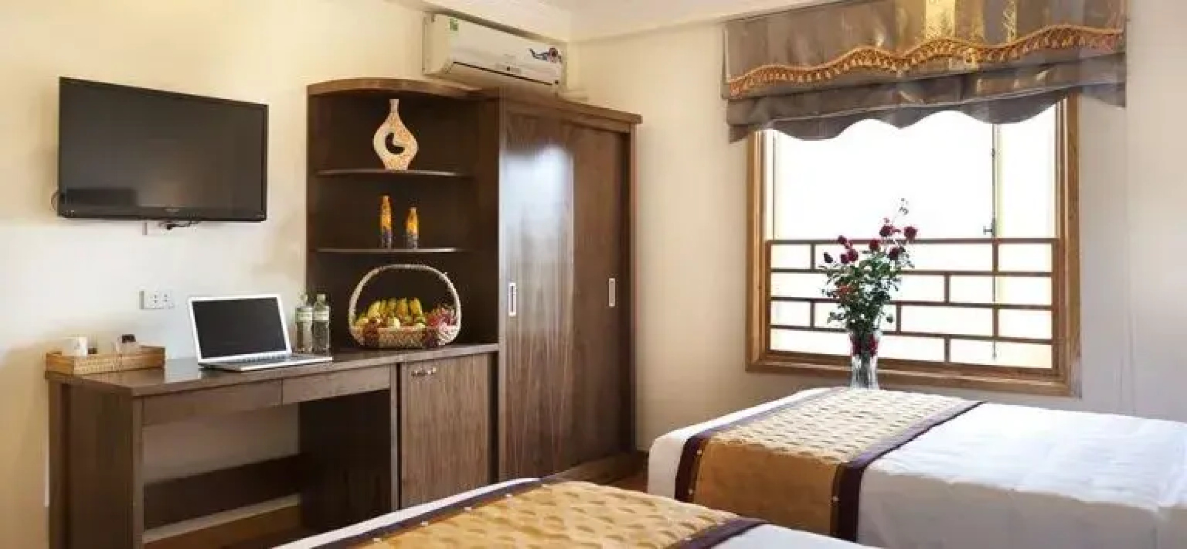 Eden Mountain View Hotel