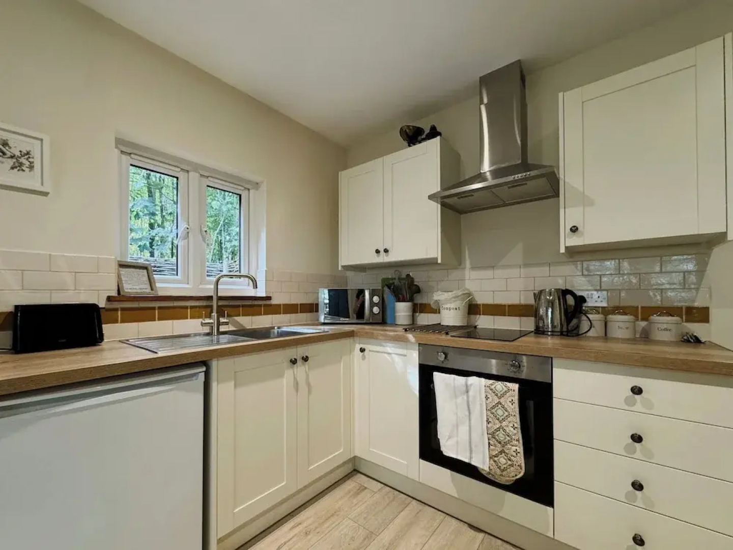 Hayne Barn Estate - Private Estate : 6 Eco Lodges - 1 Studio